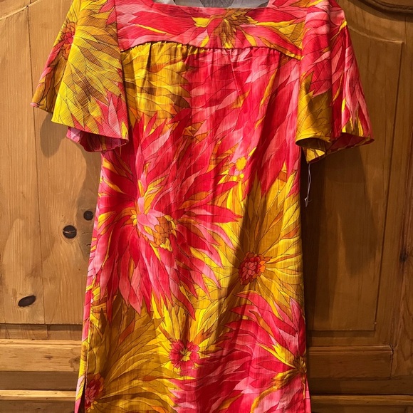 VINTAGE 60s Cotton Dress
Hawaiian Sun Dress - Small - Picture 6 of 10